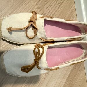 SPERRY—Women's Cream and Tan Loafers